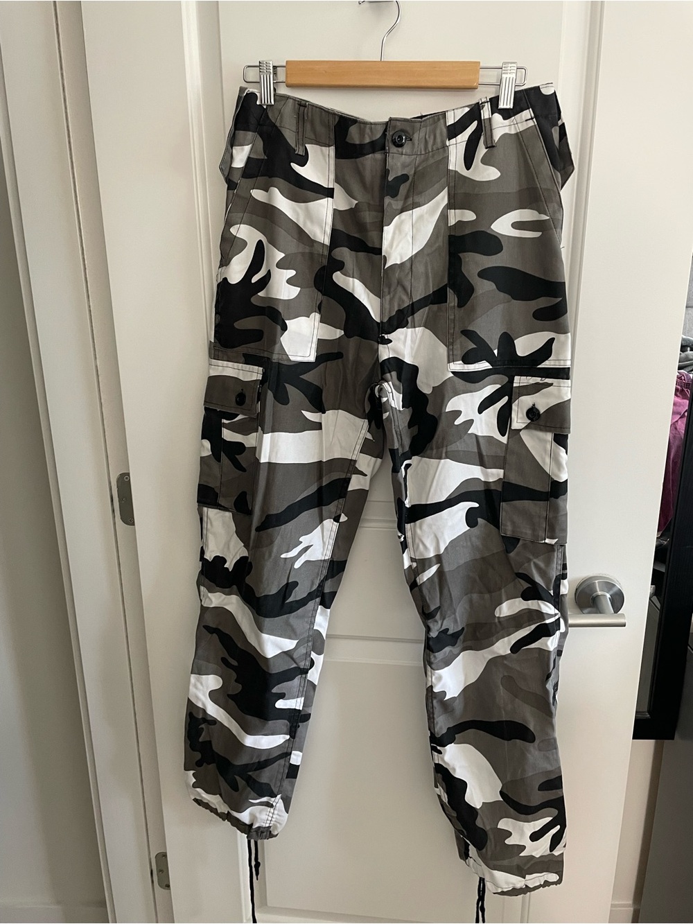 Urban Renewal Cargo Pants - Black & Gray Camo